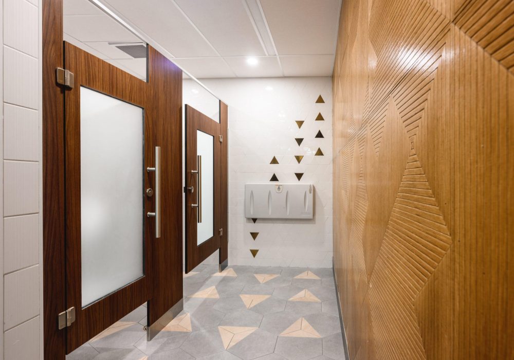 Custom Toilet Partitions Toronto/GTA - Boreal Bathroom Partitions Canada